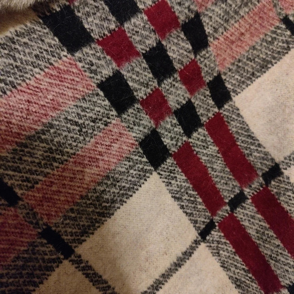 SEVEN Islands Luxurious Cloak NWT 😍 - Picture 9 of 12